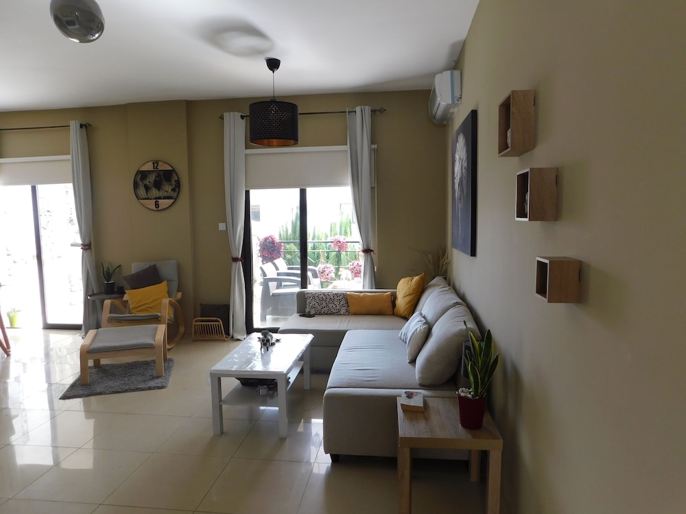 Paramount Gardens Resorts C202