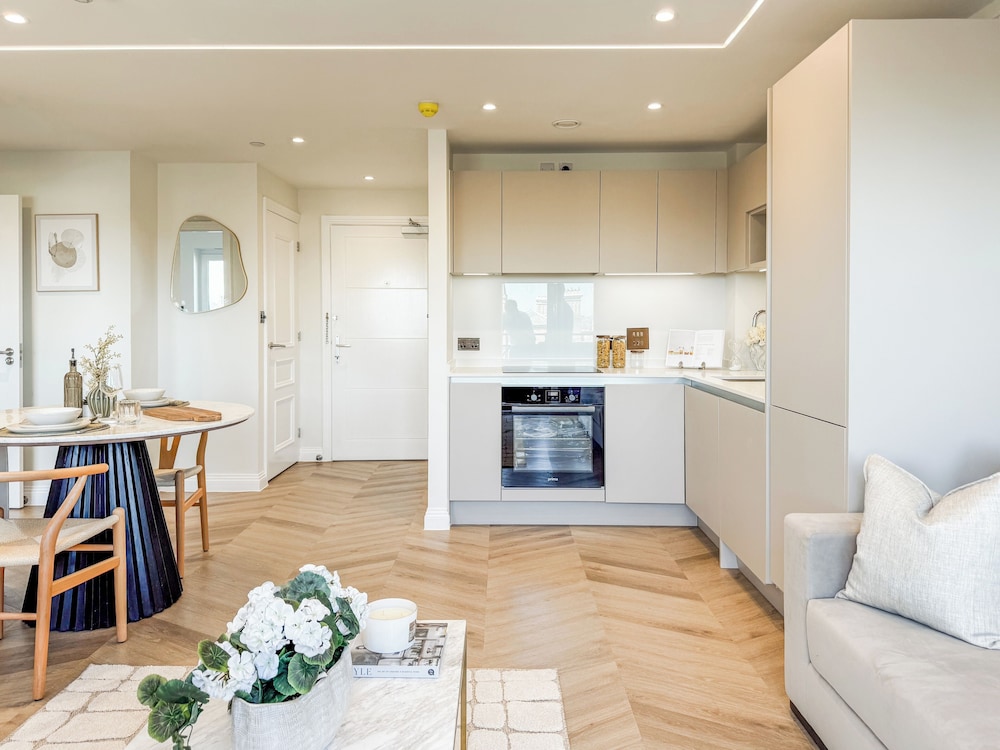 1 Bed Flat - Sleeps 2 - Parking - Wifi