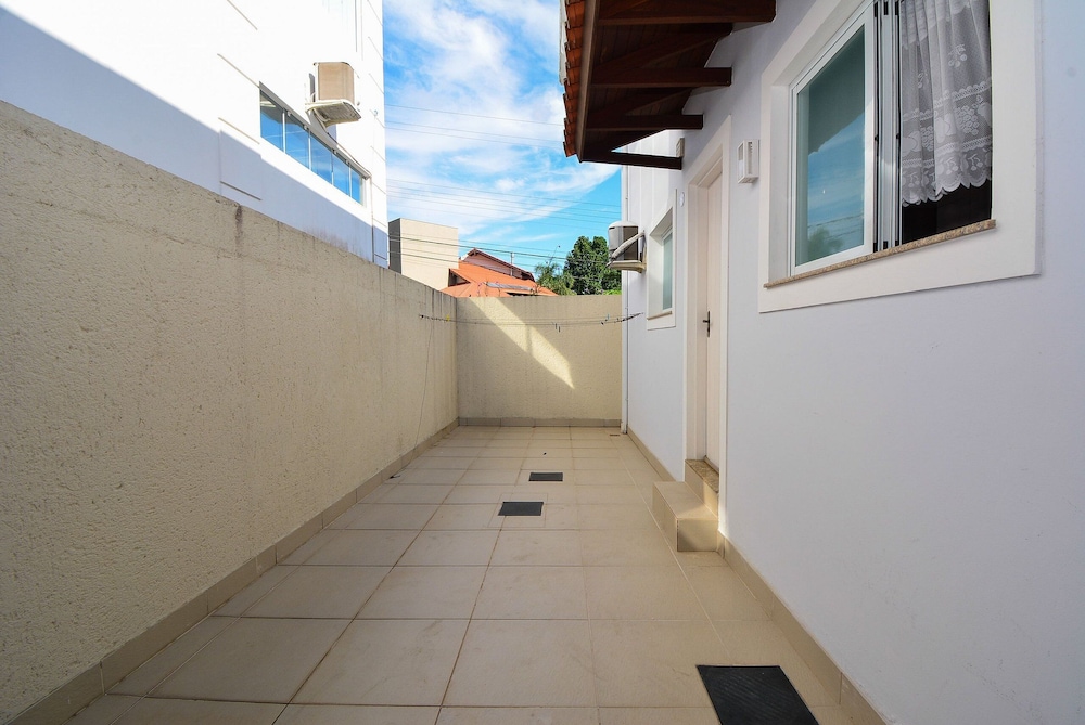 Elegante Casa com Piscina - João Paulo