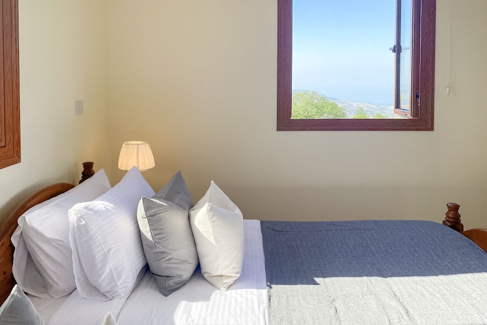 Phaedrus Living Serenity Villa Lysos