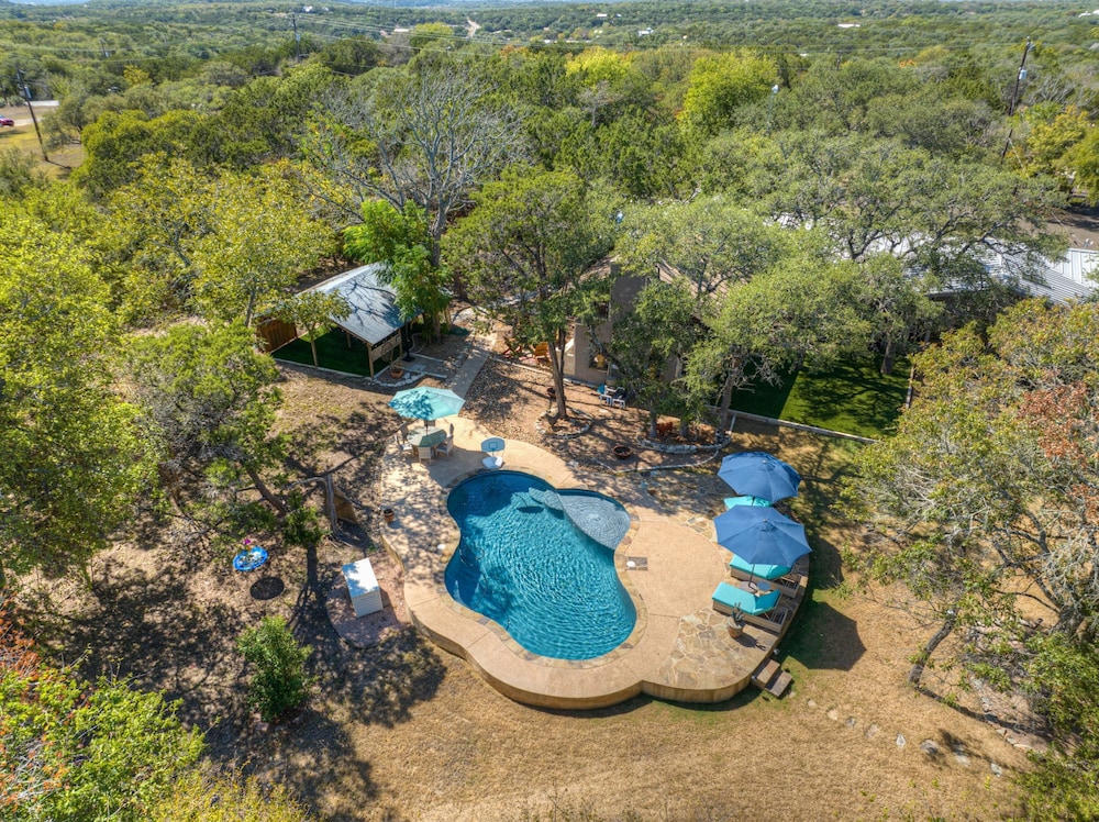 Terracotta Oasis - Wimberley for 30 Guests