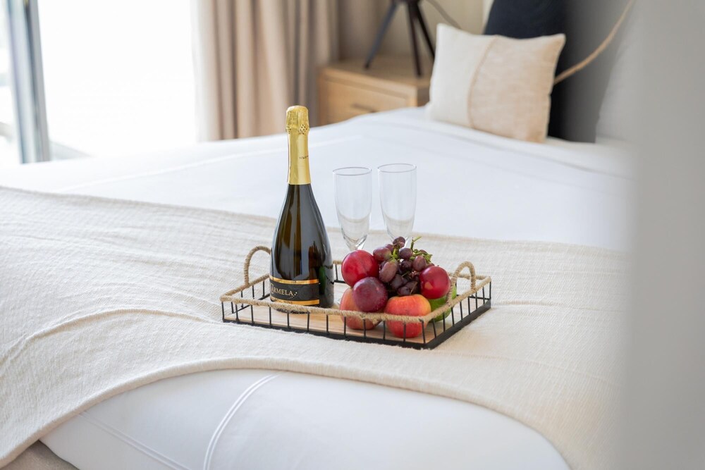 DXB - The Atria Residences - 1404 - DT