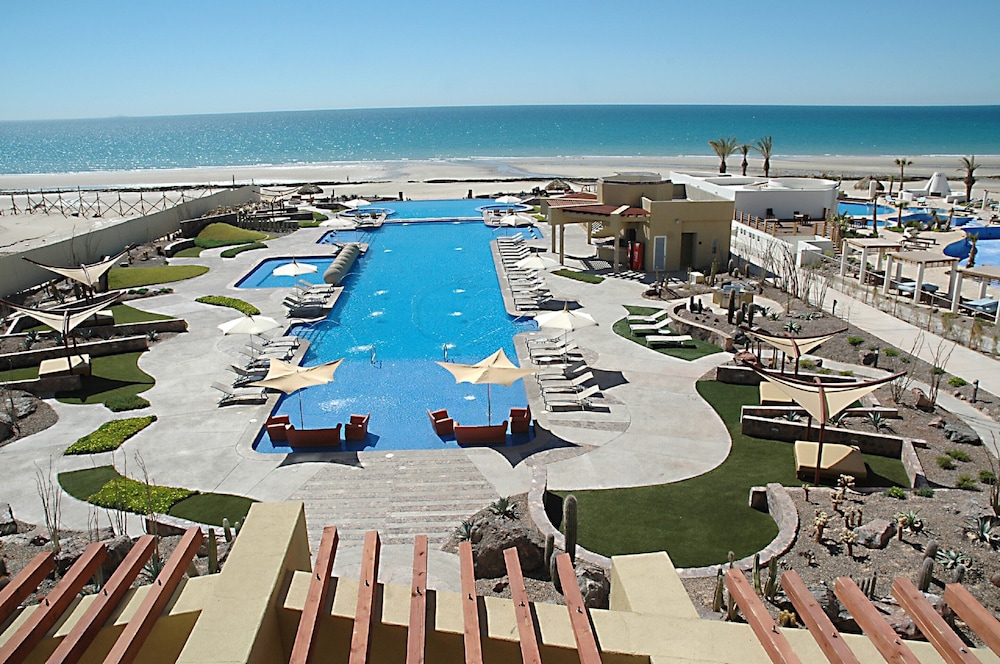 Encanto Living 1202 -4BR by Kivoya