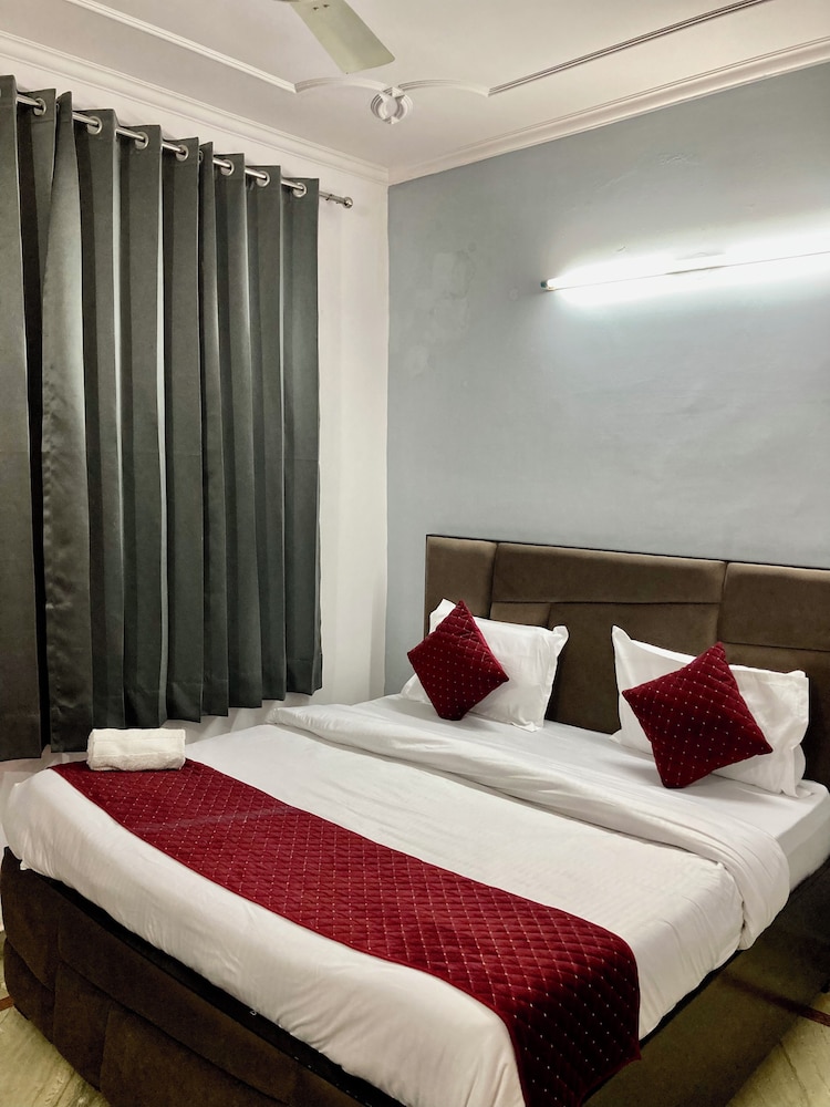 The Gleam Hotel