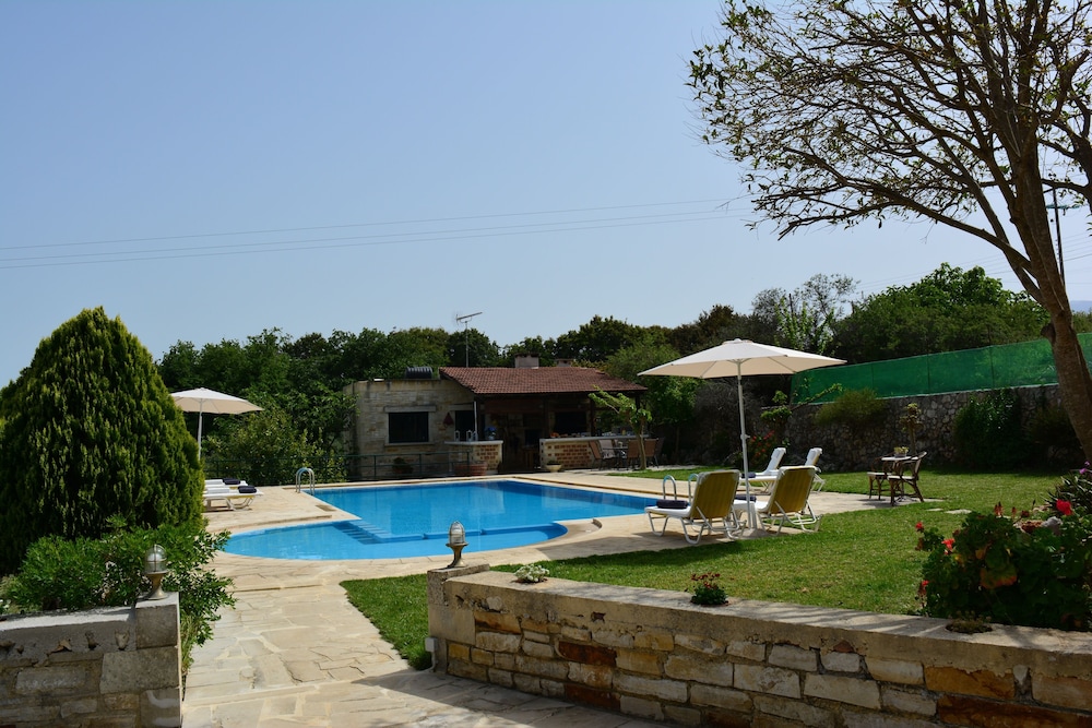 Elianthos Villa