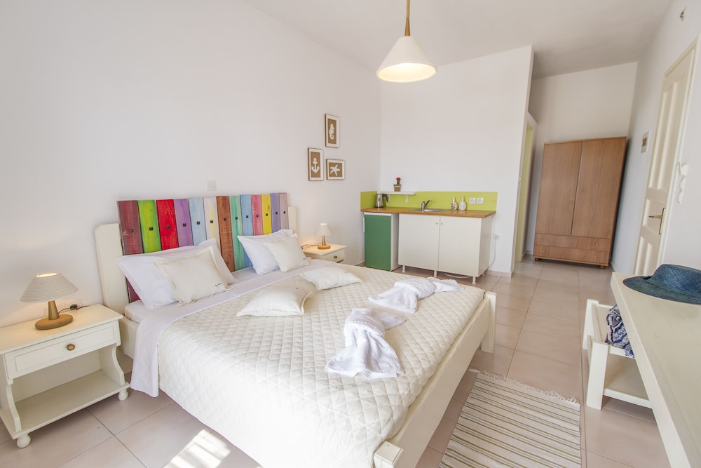 Faros Apartments