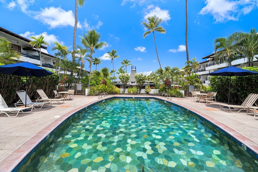 Oceanfront Complex - Updated Ground-floor Condo w/ AC & 2 Pools - Vrkcv