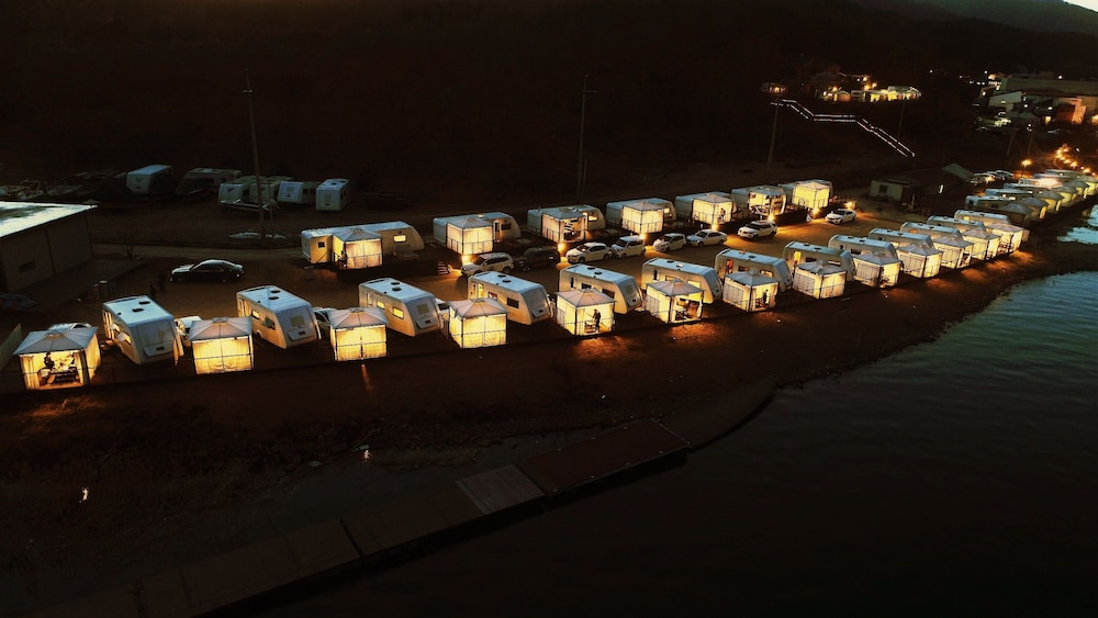 Poseidon Caravan - Campsite