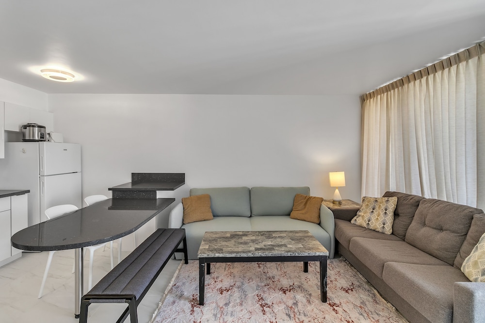 Waikiki Banyan Condo Located One Block From Waikiki Beach! by Koko Resort Vacation Rentals