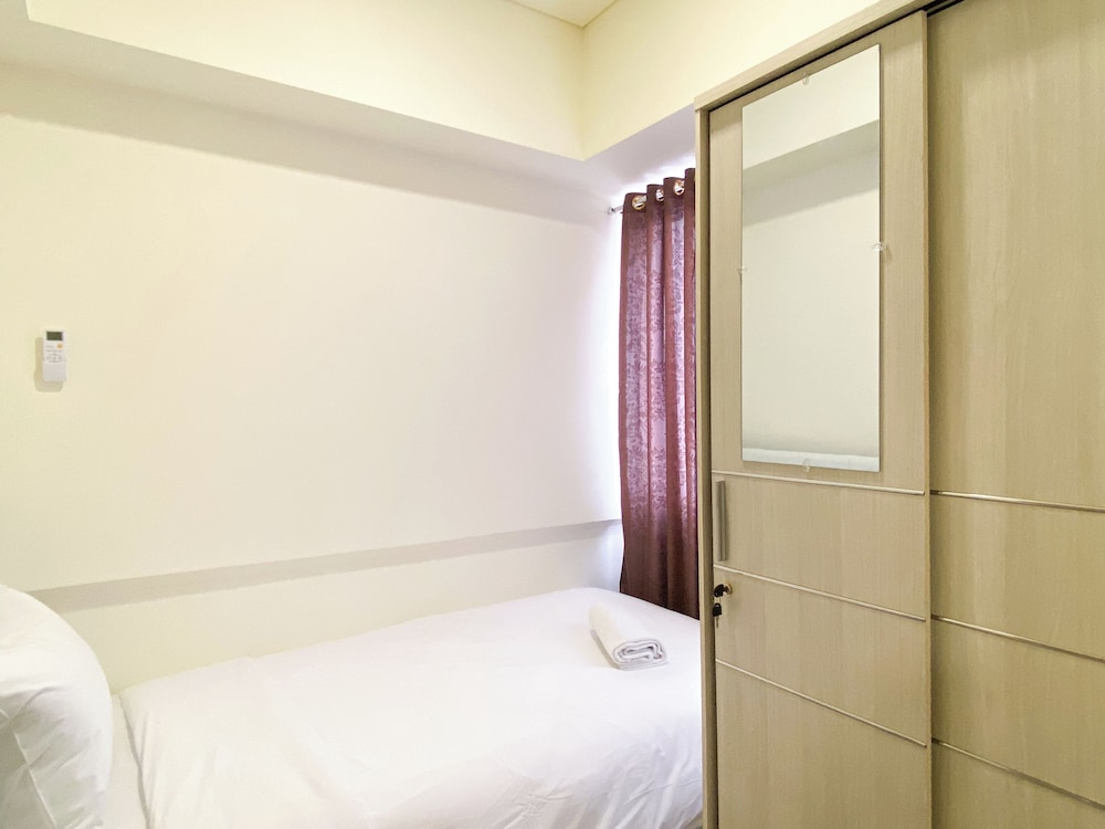 Homey And Warm 2Br At Meikarta Apartment