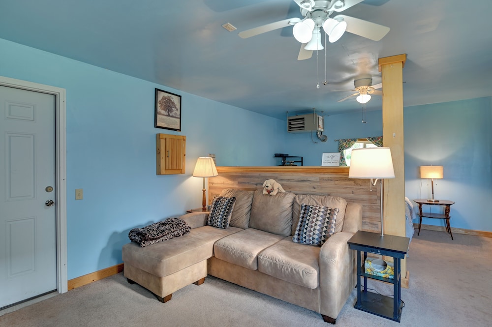 Cozy Catskills Studio Rental w/ Mountain Views!