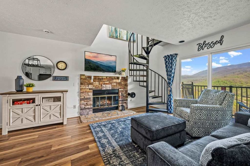 Indoor Pool Hot Tub Sleeps 6 Mountain Views