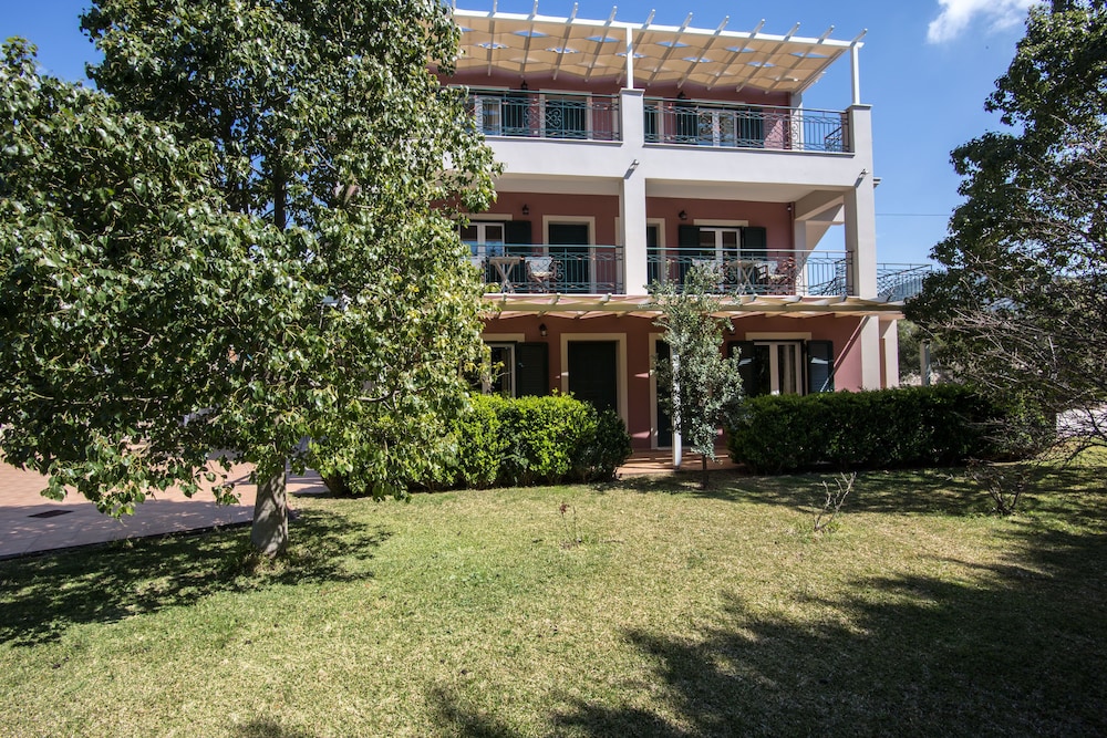 Dina Apartments