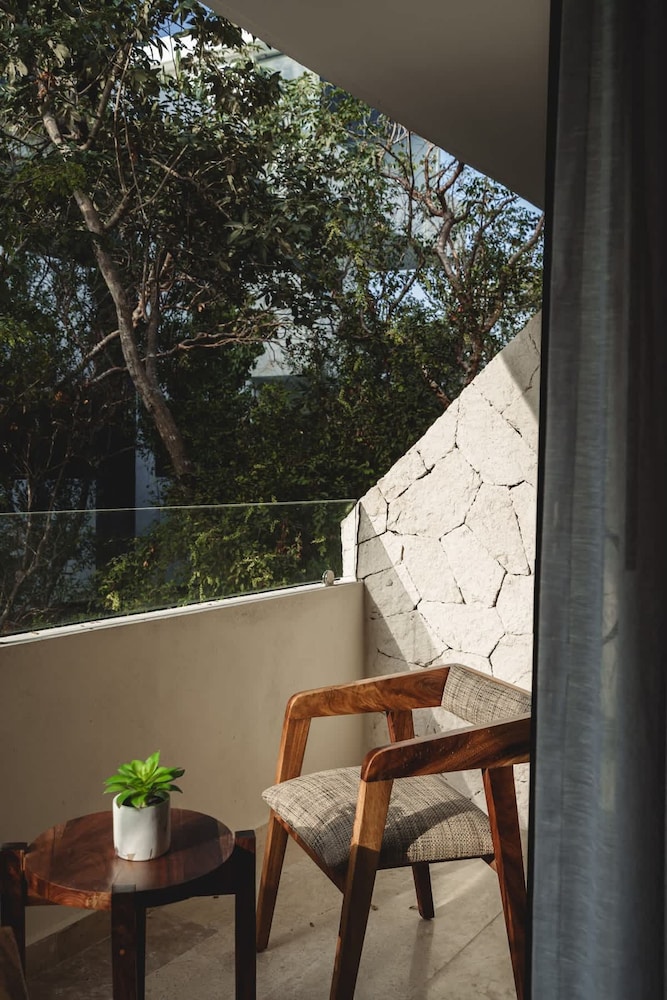 Zama Condo w Rooftop Pool Gym Coworking Cinema