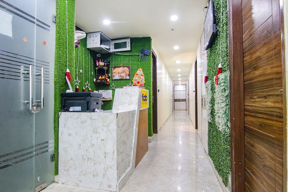 Lobby & Reception