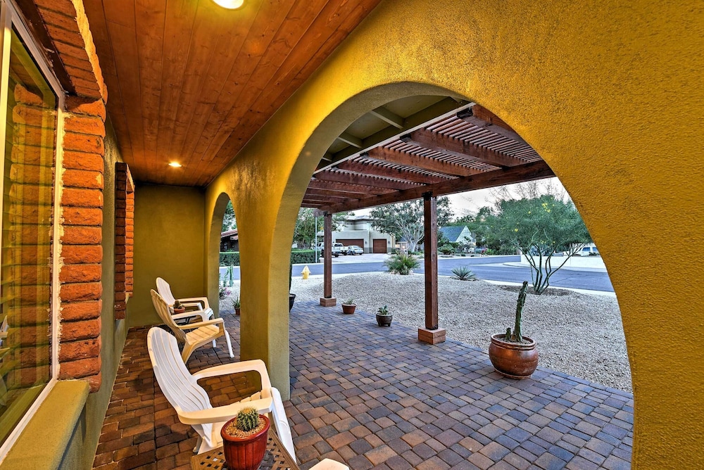 Lovely Phoenix Home w/ Expansive Patio & Fire Pit! view 2