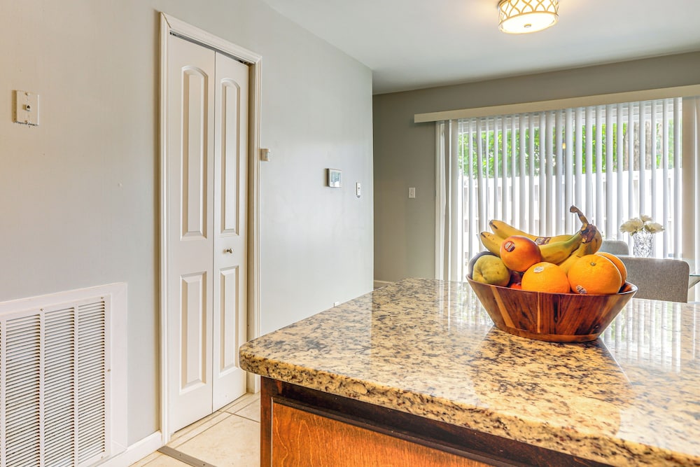 Steps to Park: Dog-friendly Condo in Conyers!