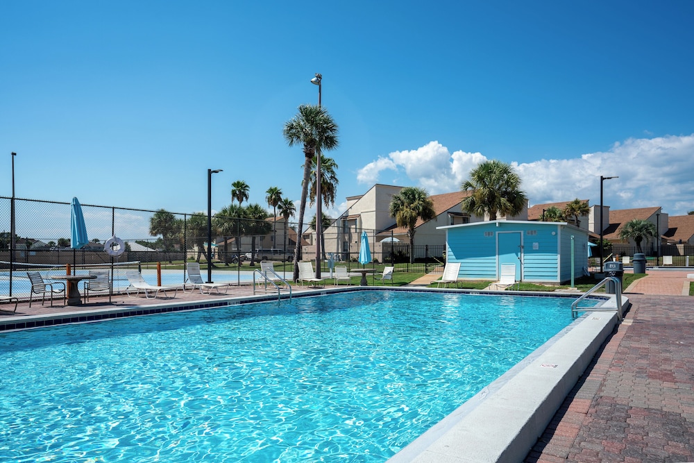 Horizon Breeze Family Escape!