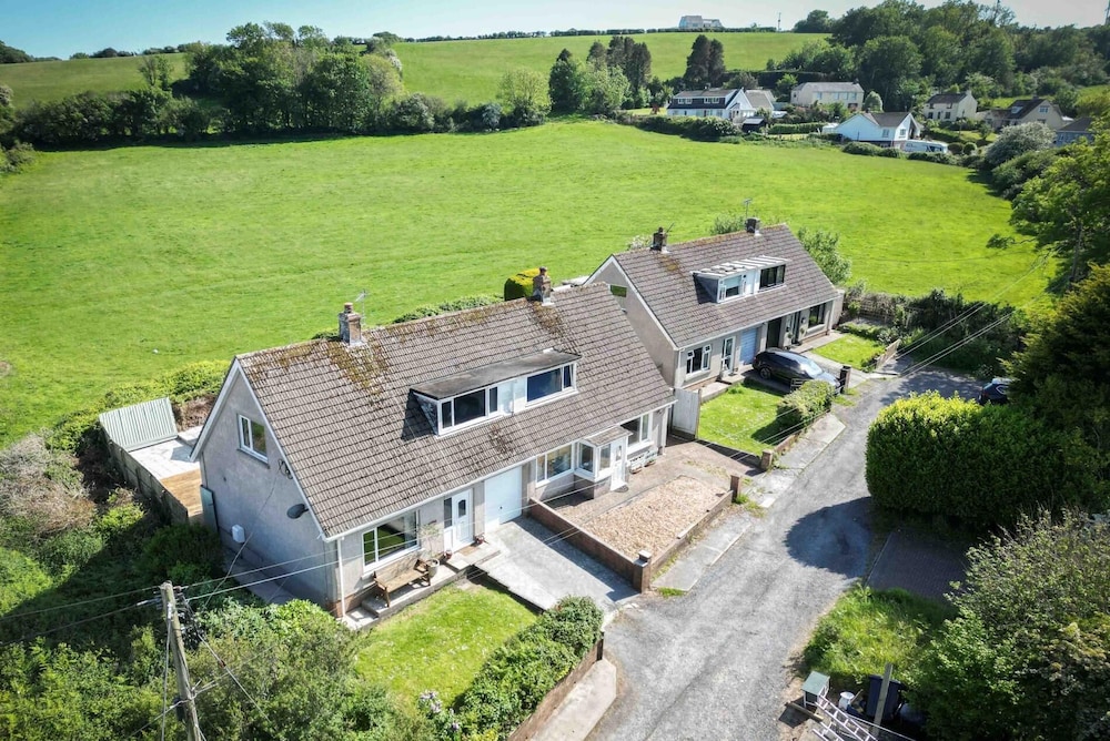 Larkfield - 3 Bedroom Holiday Home - Penally