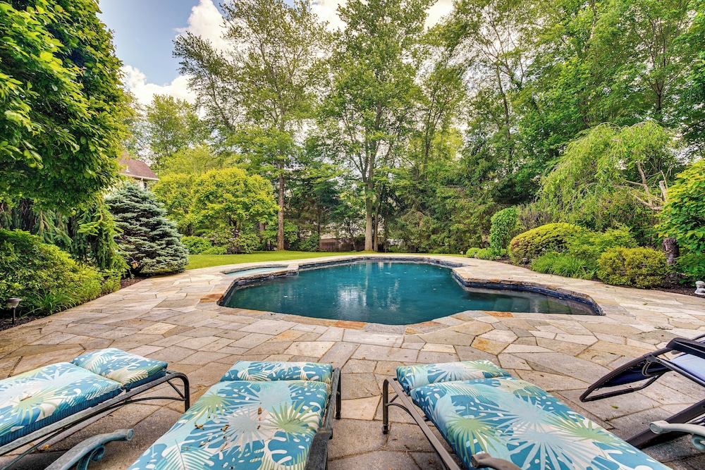 Serene Hudson Valley Escape w/ Pool & Grill
