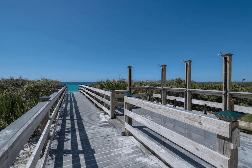 Totally Beachin by Avantstay Sleeps 18 Seacrest Beach