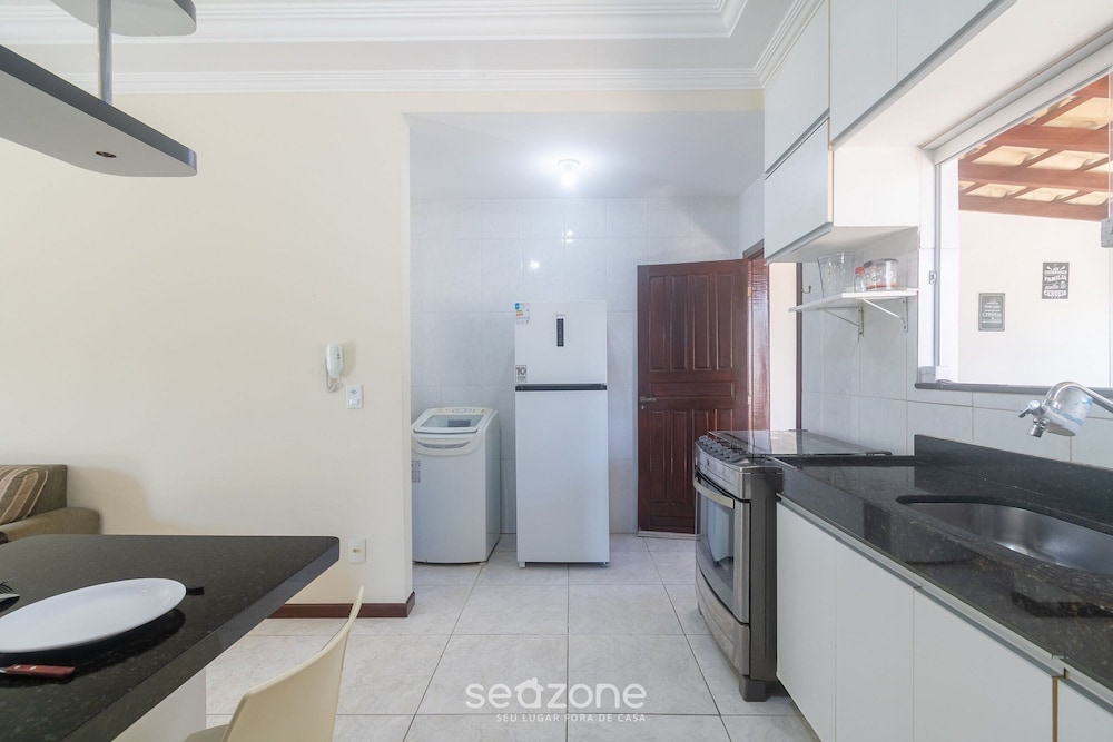 Apartments in Condominium With Pool 1km From the Beach - GIU