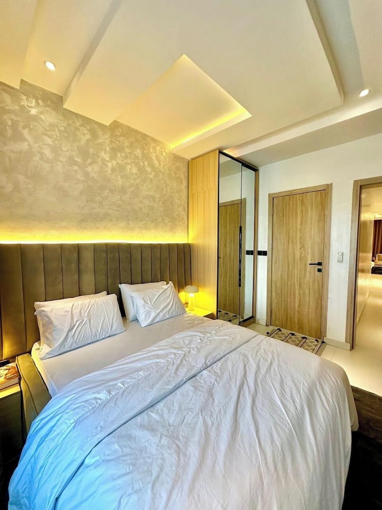 Deluxe Haven Apartment