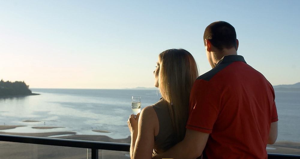 Parksville Vacations - THE Beach Club Resort - Property Image 2