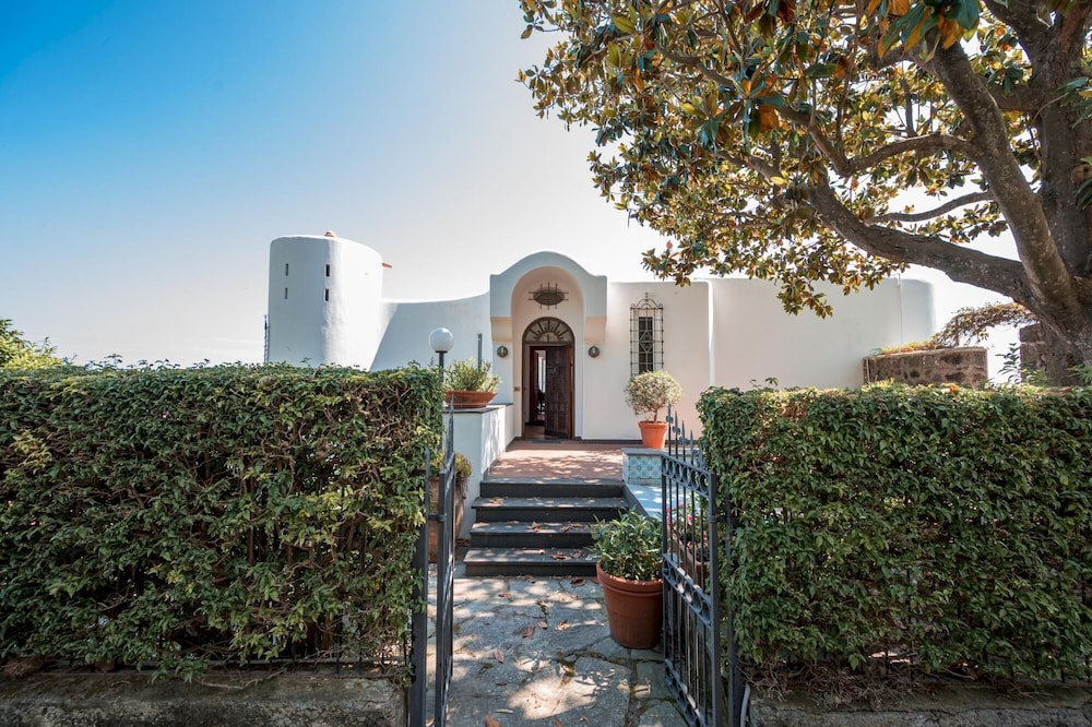 Villa Aragonese by Elite Villas view 4