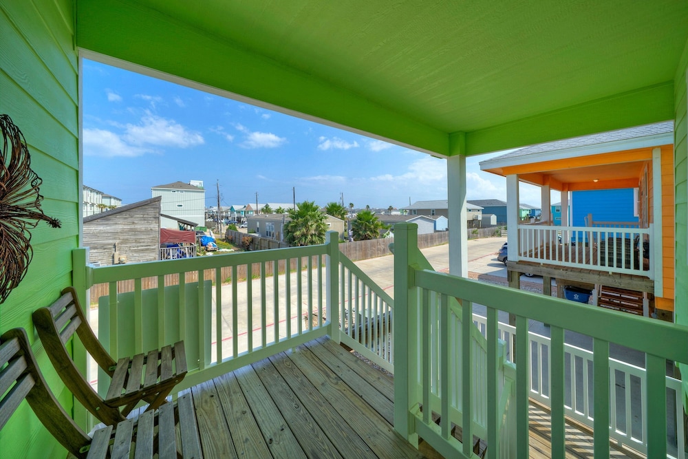Laid Back Lime by Avantstay Near Beach w Pool Complimentary Pool Warmer