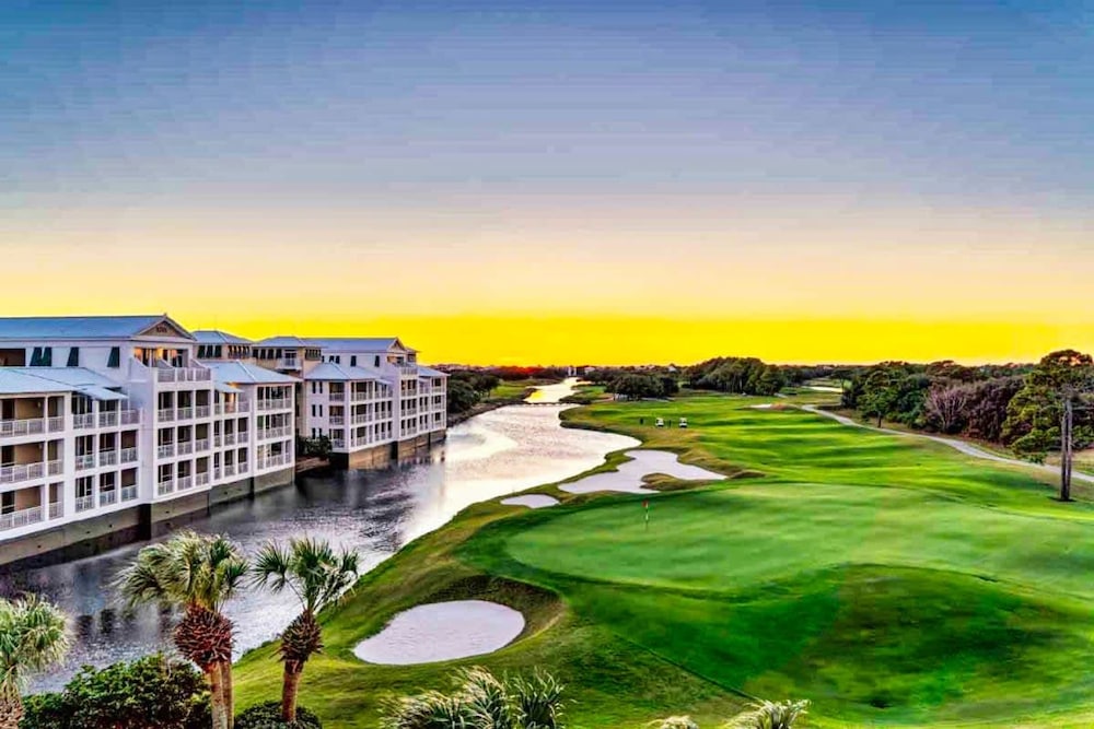 Gulf Shores Hideaway Walk to Waves Pool Golf Views
