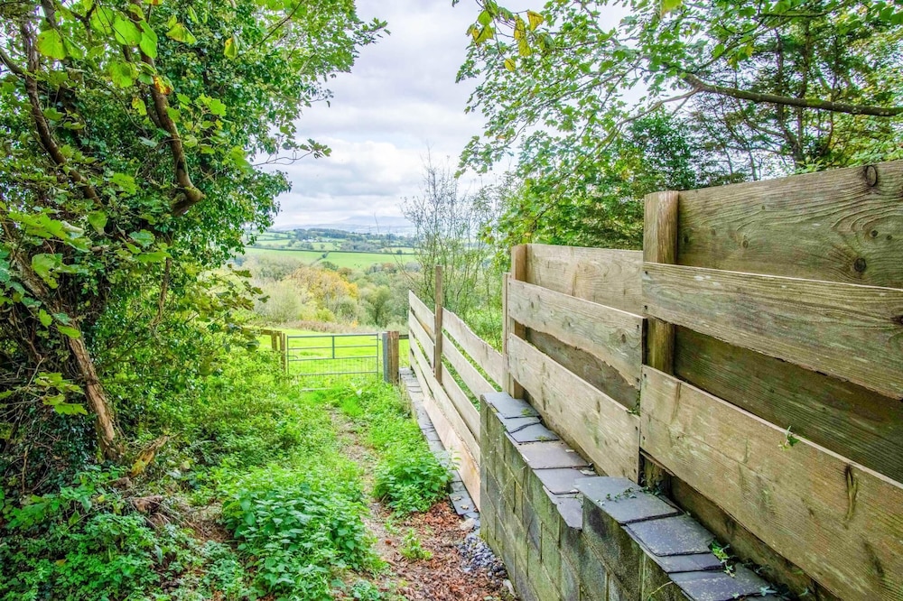 West Barn - 2 Bedroom Cottage - Llandeilo