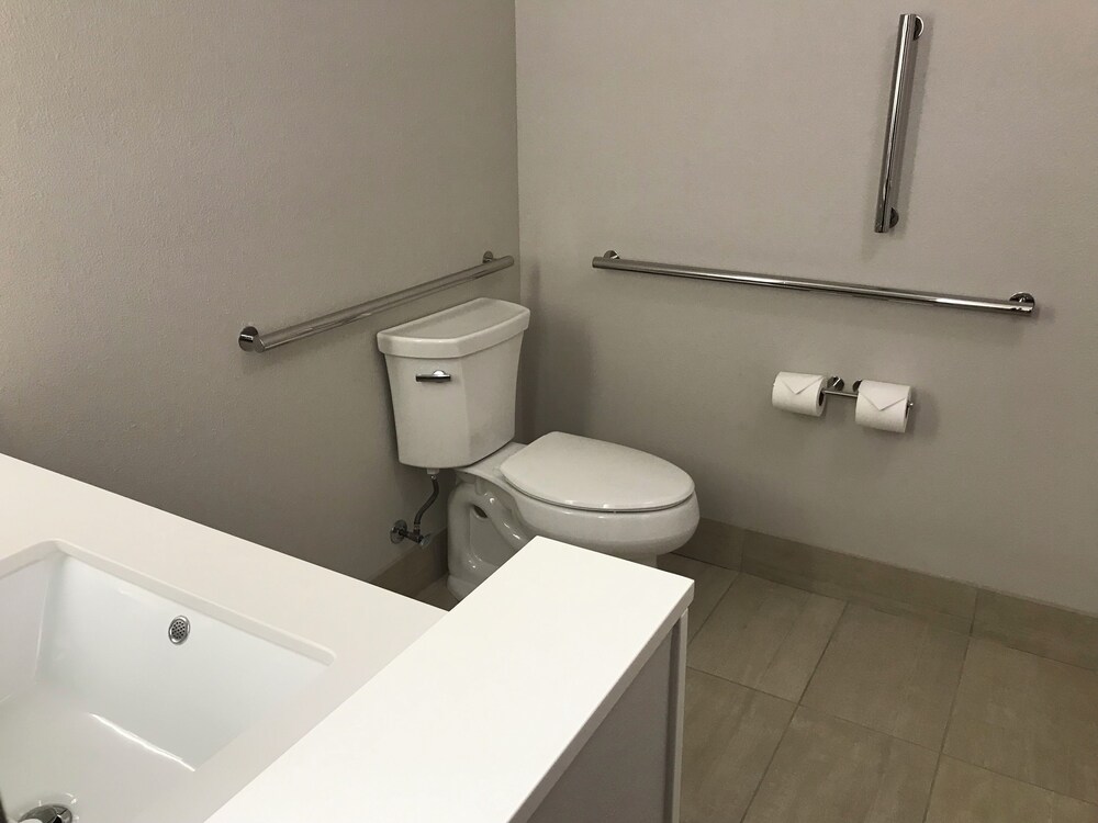 Holiday Inn Express & Suites Hannibal - Medical Center by IHG