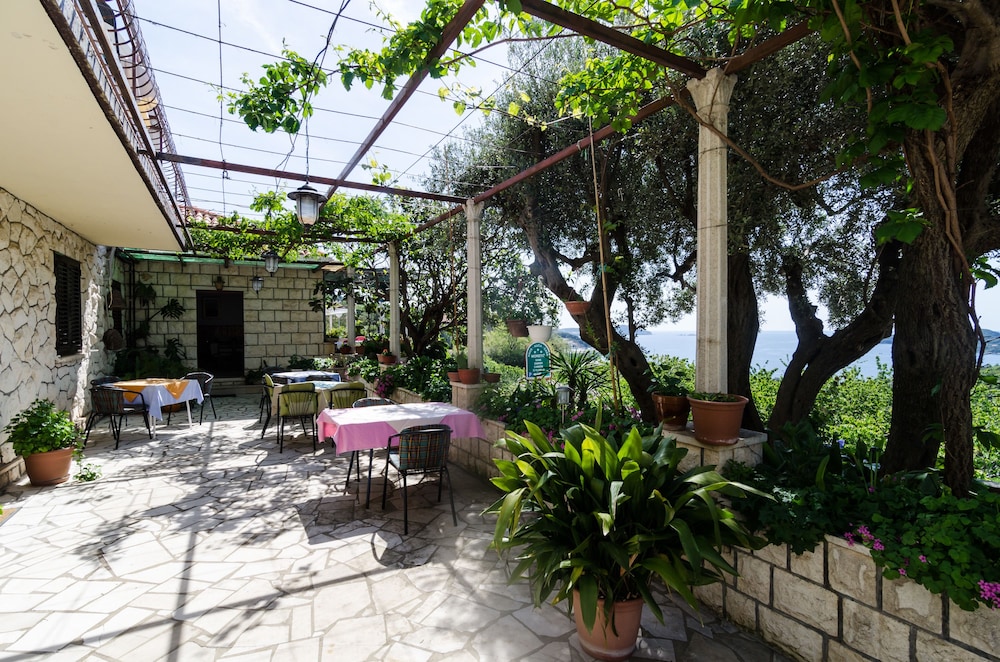 Guesthouse Moretić