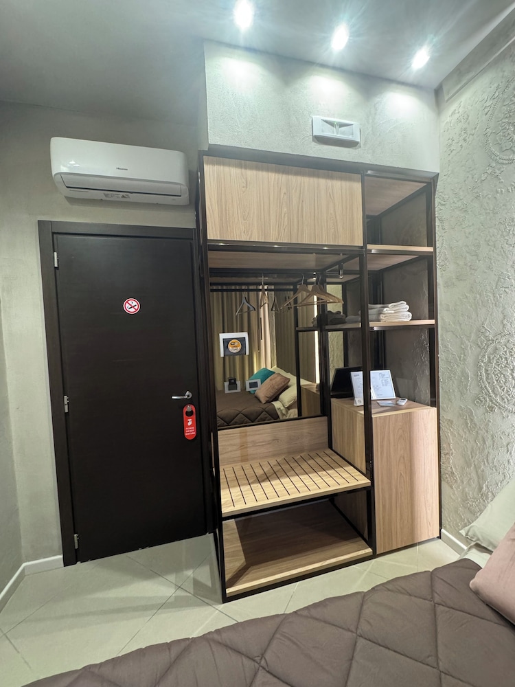 Tropicana room