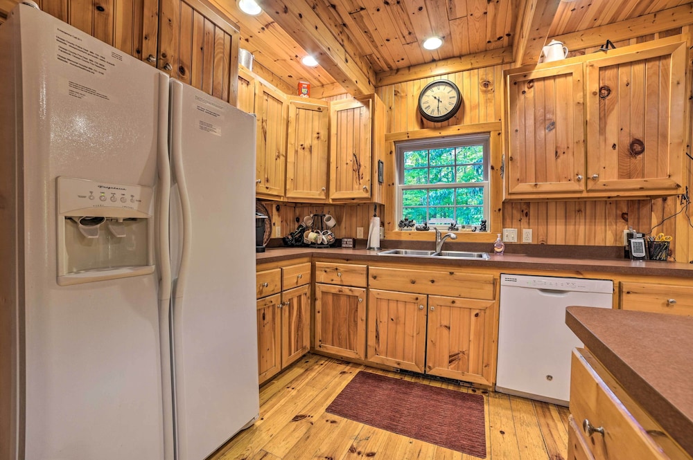 Dog-friendly Gaylord Retreat < 8 Mi to Town! view 3