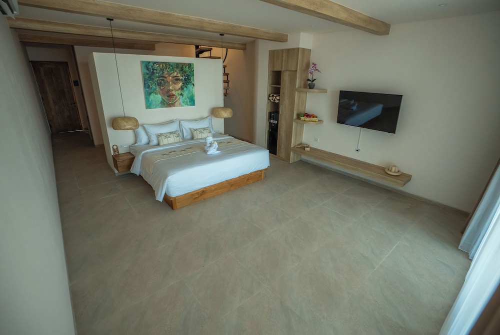 Bohemian Beachfront Apartments