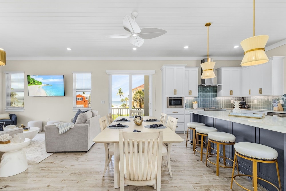 110 Sea Le Vie: 5br/4.5ba Brand New Build W/ Pool! 5 Bedroom Home