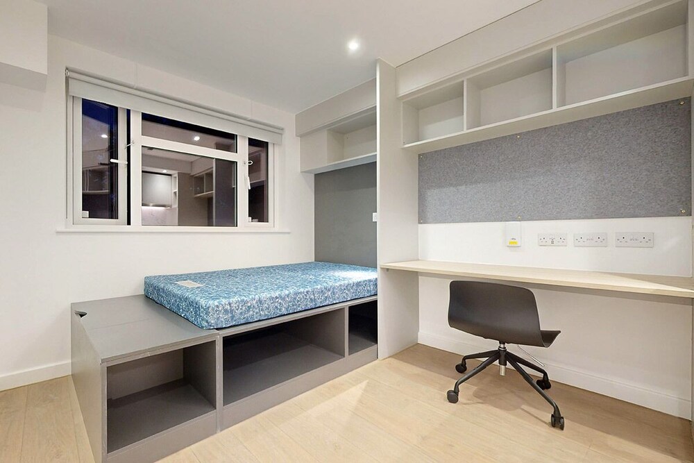 Student Only, Elegant Bronze Studio in Paddington