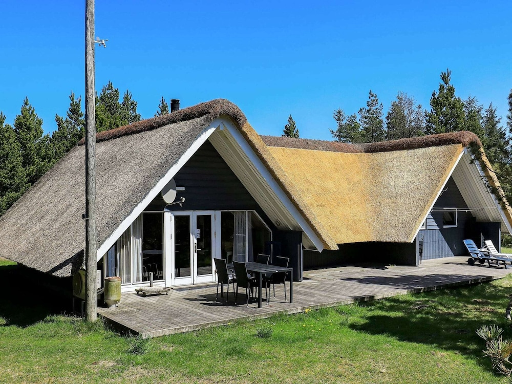 8 Person Holiday Home in Blavand