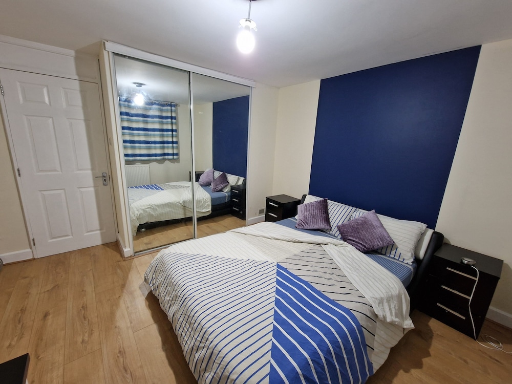 Rooms with Shared Bath Kitchen Parking view 2