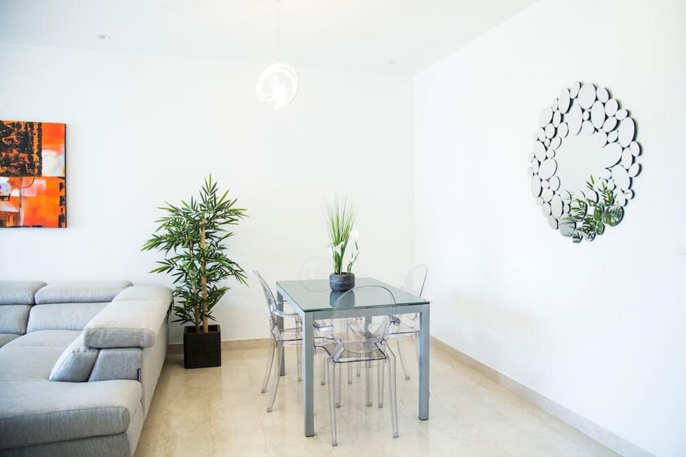 R Sidence Malaga Luxe et Confort La Marsa view 5