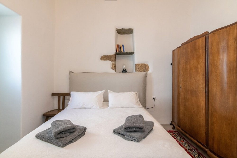 Cycladic House Tinos Cycladic House in the Heart of Tinos City