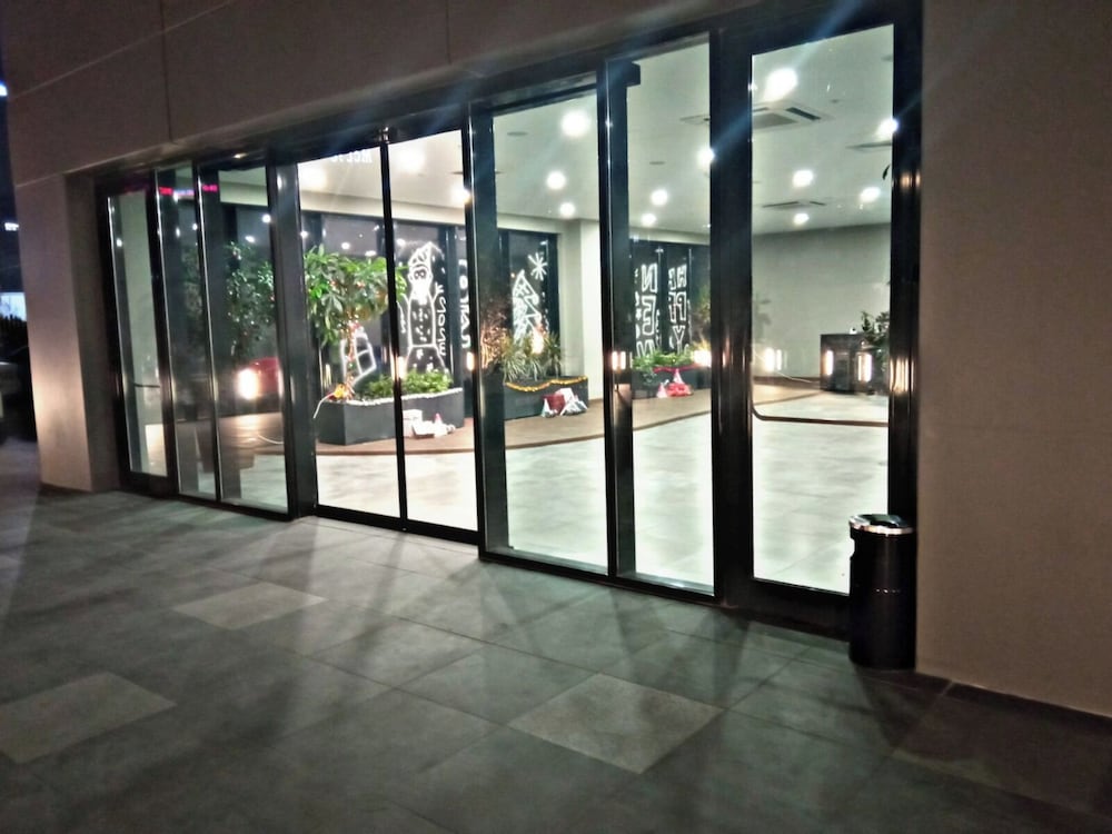 LUX RESIDENCE 2 ROOMS 1 SALOON