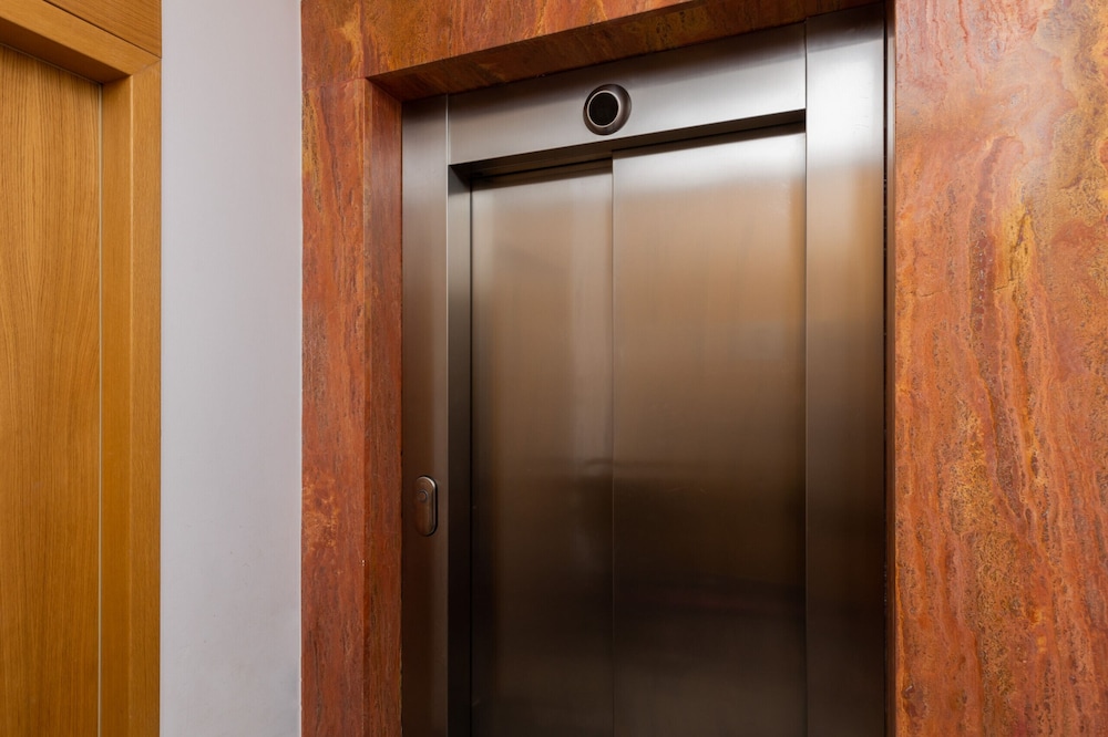 Sielecka Apartment Warsaw by Renters view 2