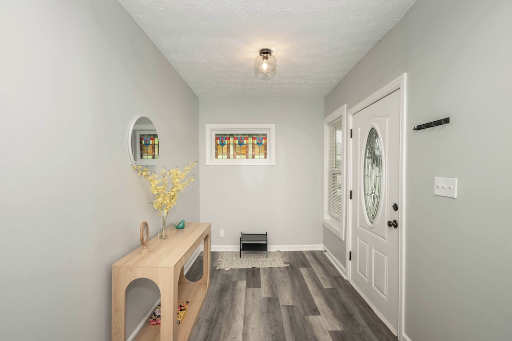 Modern Cincy Home - For 6