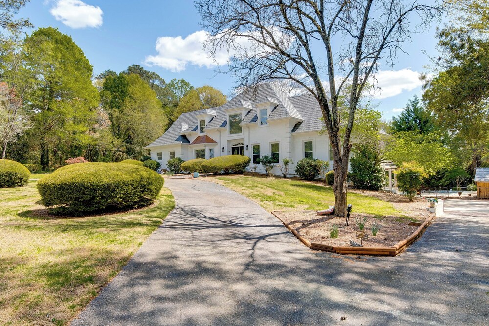 Athens Apt Near Sanford Stadium w/ Hot Tub Access! view 5