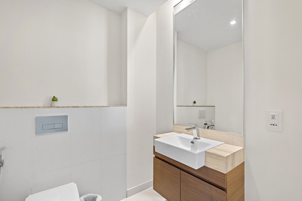 WelHome - Luxury Living in Dubai's City Walk Building 5
