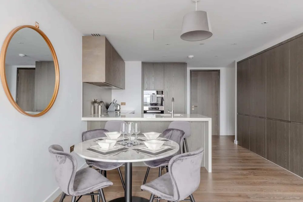 Luxurious 1 Bedroom Flat by the River Thames - Vauxhall