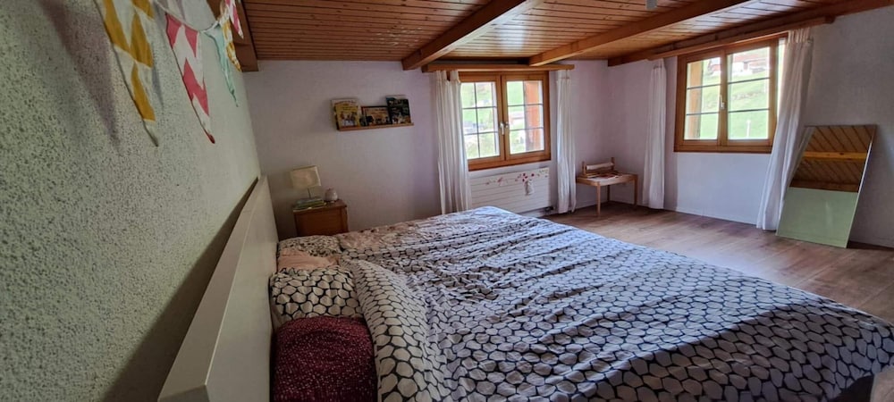 Alpine Chalet With Mountain Views & Tranquillity